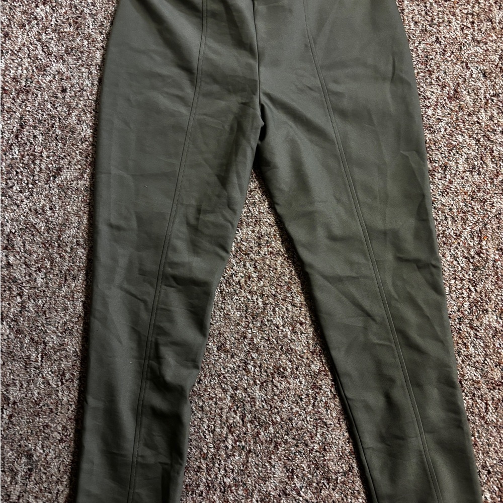 ⬇️Women’s Slimming olive Pants chicos size 1 - Picture 2 of 3